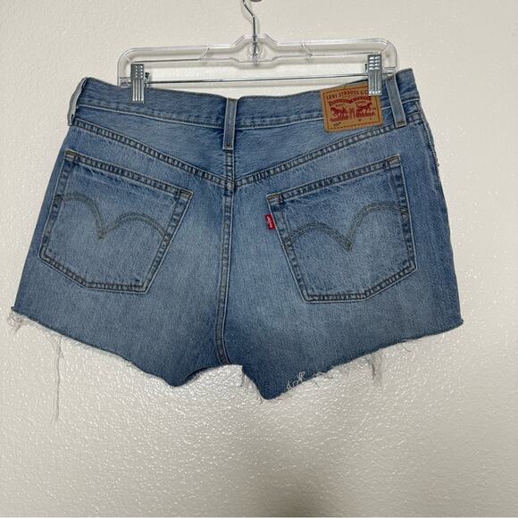 Levis 501 Jean Short Cutoffs 31 - Picture 6 of 6
